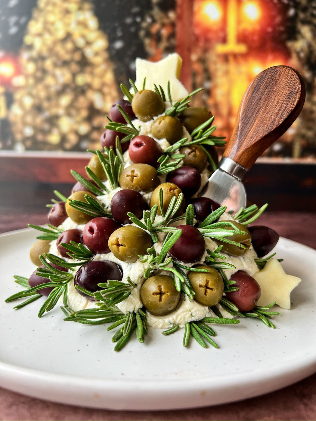 Christmas Tree Cheese Ball