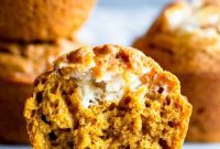 Spiced Pumpkin Cream Cheese Swirl Muffins