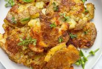 Crispy Garlic Smashed Potatoes
