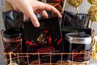Crafting the Perfect Holiday Gift Basket