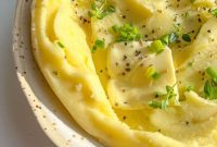 Golden Garlic Mash